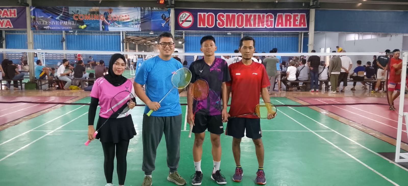 Peserta Funminton PT IPP dan PT SMAP Indonesia